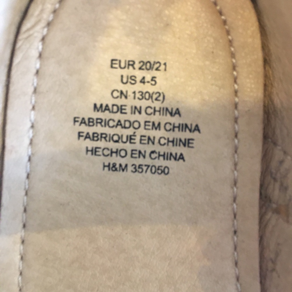 Shoes ๐ธ - Picture 2 of 3